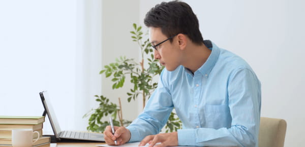 CPDS講習を受ける男性